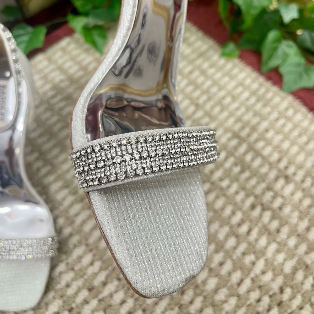 Badgley Mischka Collection‎ Urina Heeled Sandal in 10